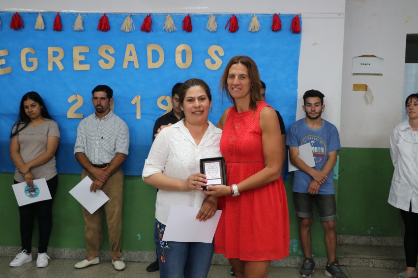 Destacaron a los egresados con mejores promedios en la Escuela de Adul