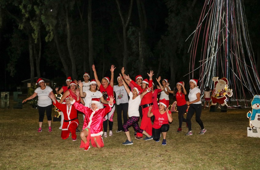 Zumba navidea en el parque de la Estacin