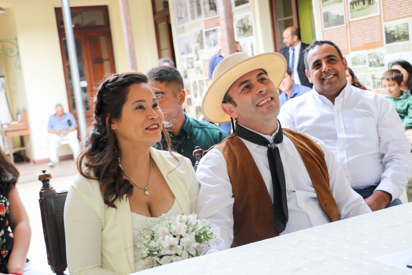 Tres parejas dieron el s en el Museo Histrico