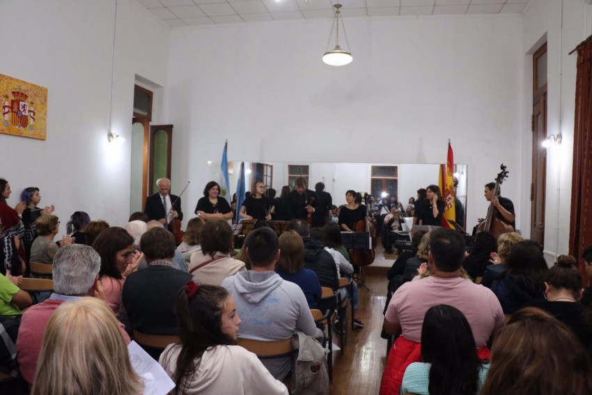Ante una importante cantidad de pblico se realiz el concierto navide