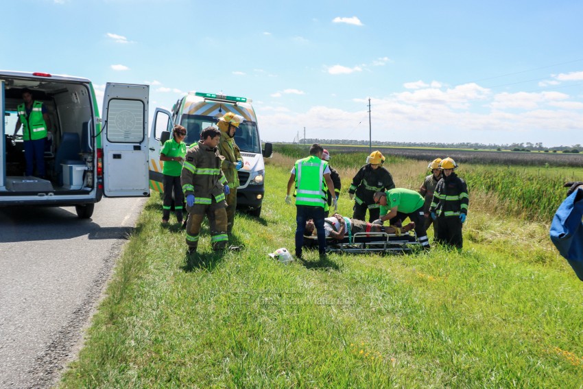 Despiste y vuelco en Ruta 74: Trasladaron un herido al Hospital