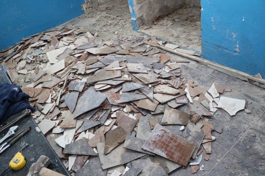 Iniciaron la reconstrucción de los vestuarios en el Estadio Municipal