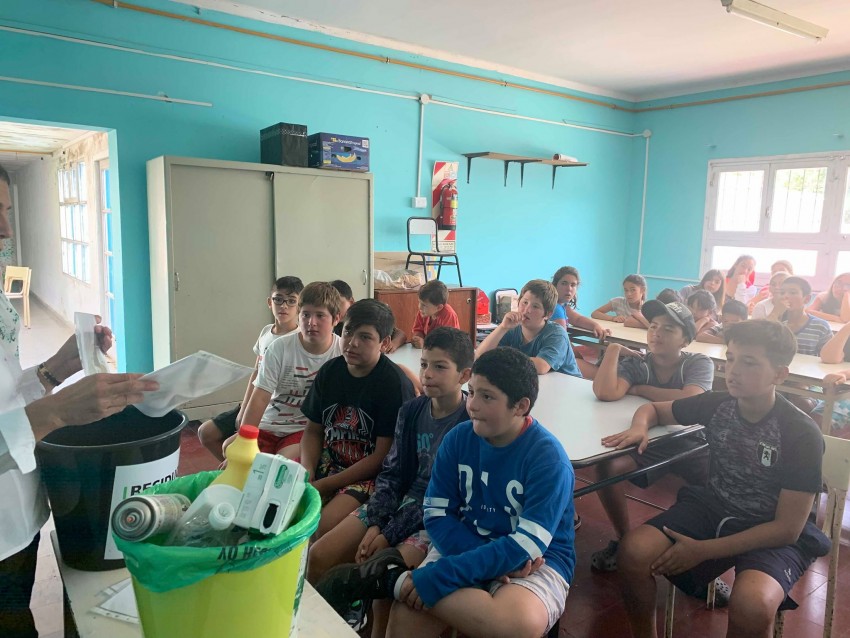 Municipales concientizaron a alumnos de las Escuelas de Verano sobre e