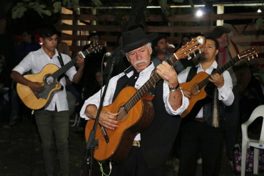Juan Carlos Cupaiolo cerr la segunda noche de La Invernada con un rec