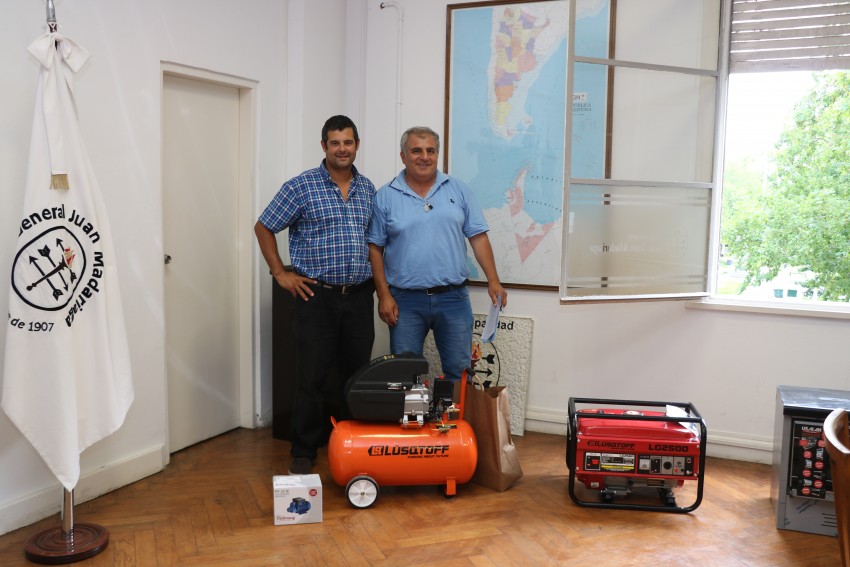 Entregaron nuevos bienes de capital para el crecimiento de vecinos emp