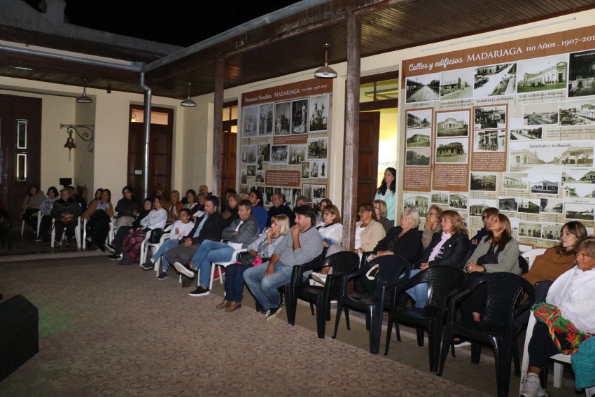 Julie lvarez y Roberto Farinola cautivaron al pblico con su msica