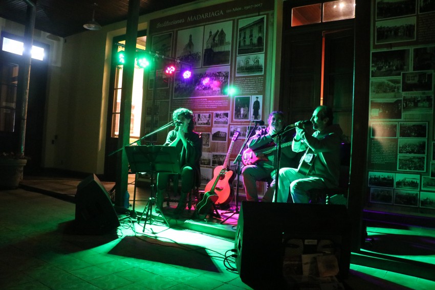 Julie lvarez y Roberto Farinola cautivaron al pblico con su msica