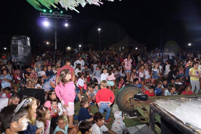 Ms de 400 personas disfrutaron de Caperucita Roja en el predio del fe