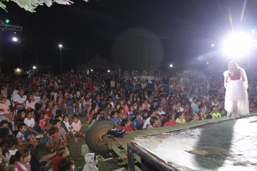 Ms de 400 personas disfrutaron de Caperucita Roja en el predio del fe