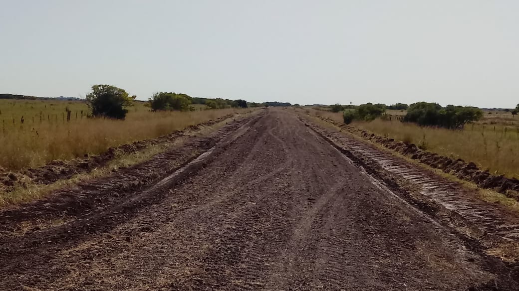 La CASER avanza con la reparación de otros caminos rurales