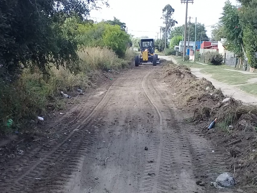 Comenzaron los trabajos para la obra de cordón cuneta en el Quintanill