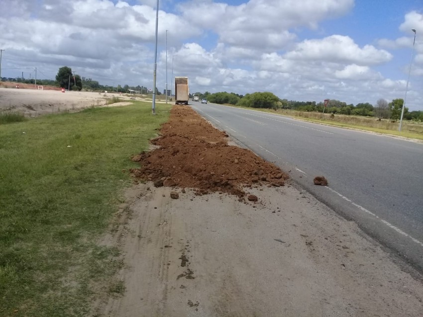 El municipio se hizo cargo de los arreglos en la banquina de la Ruta 5