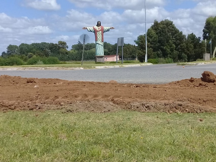 El municipio se hizo cargo de los arreglos en la banquina de la Ruta 5