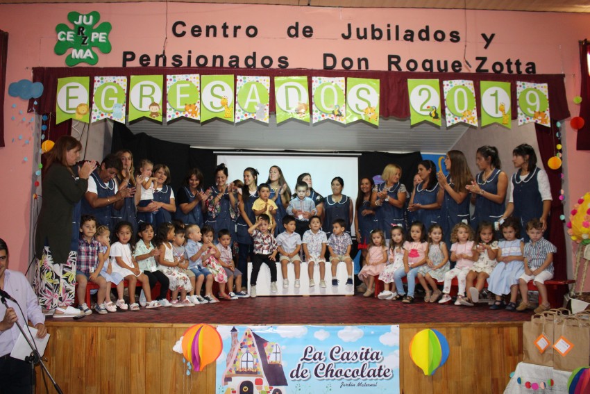 Egresaron 24 alumnos del maternal