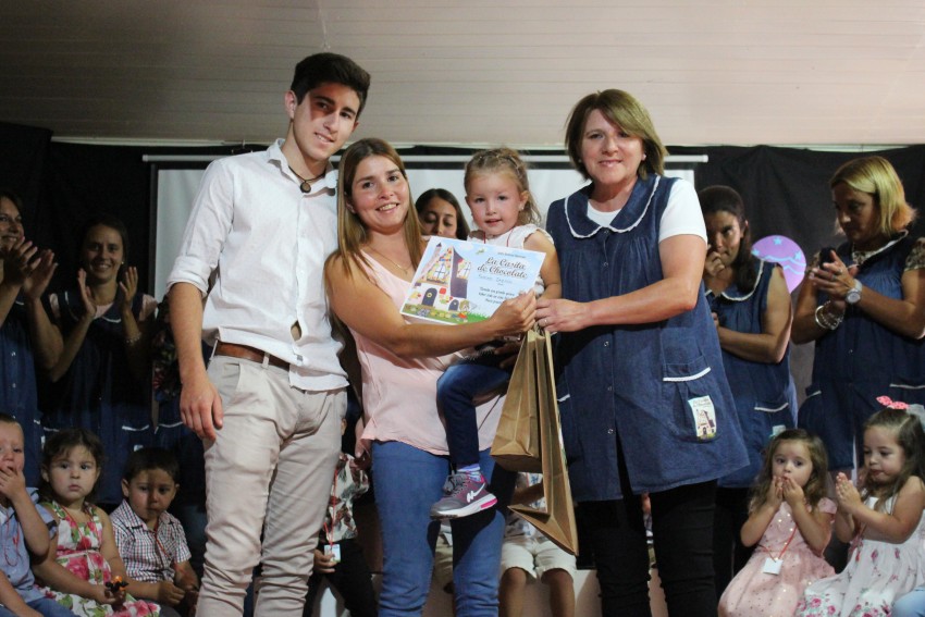 Egresaron 24 alumnos del maternal