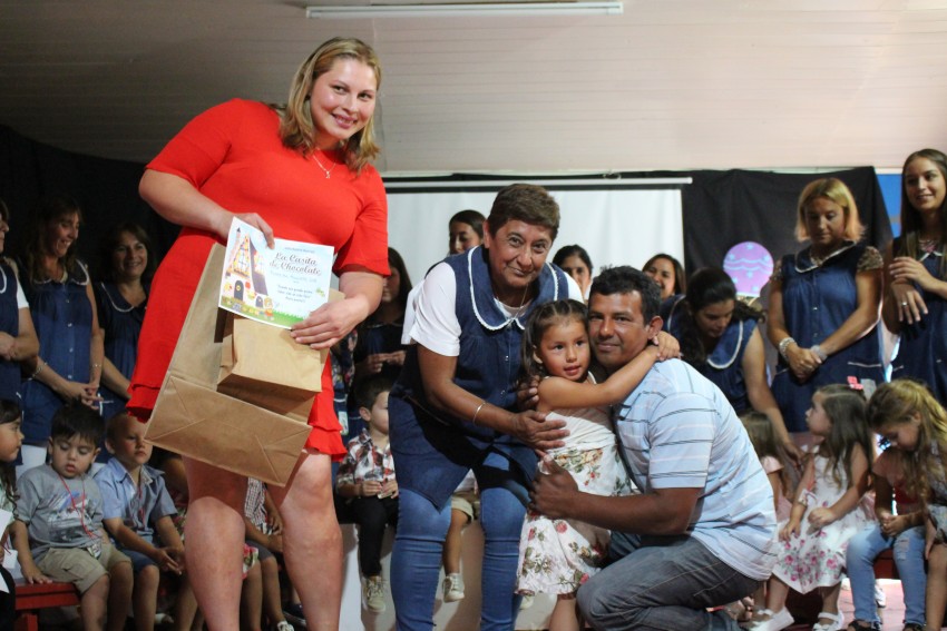 Egresaron 24 alumnos del maternal