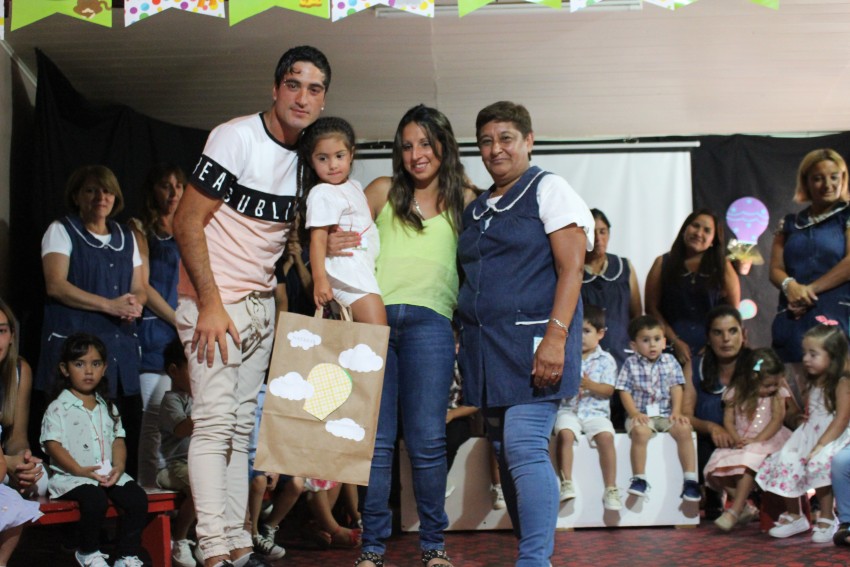Egresaron 24 alumnos del maternal