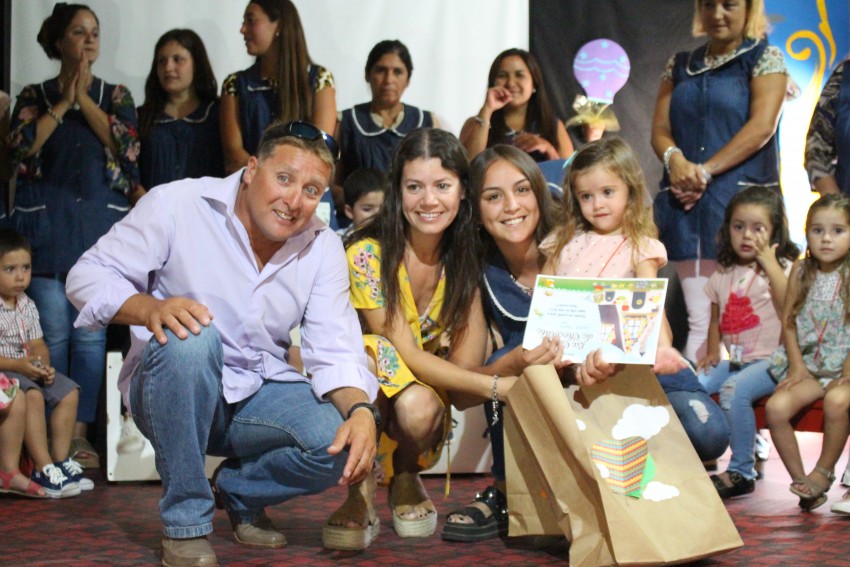 Egresaron 24 alumnos del maternal