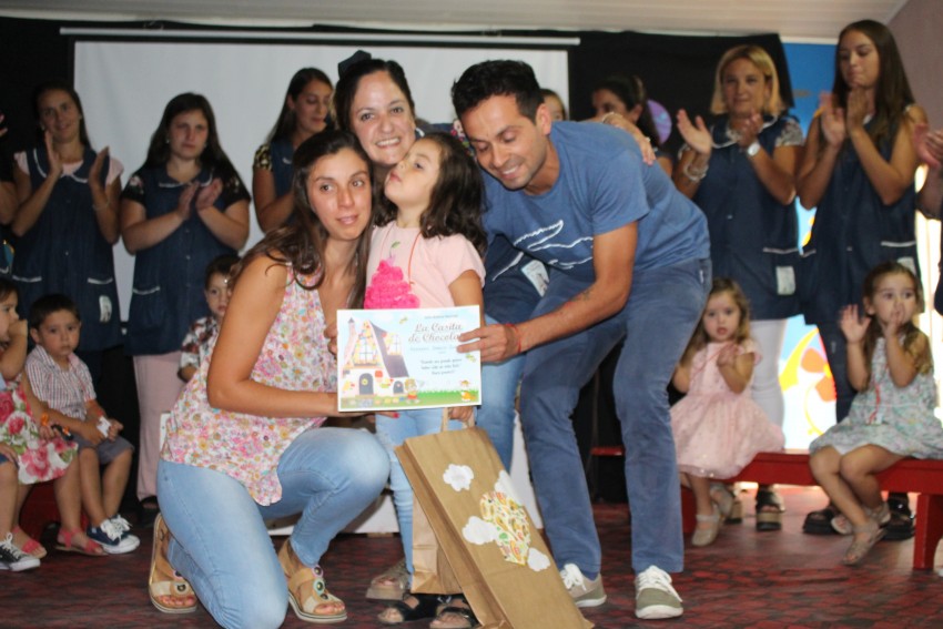Egresaron 24 alumnos del maternal