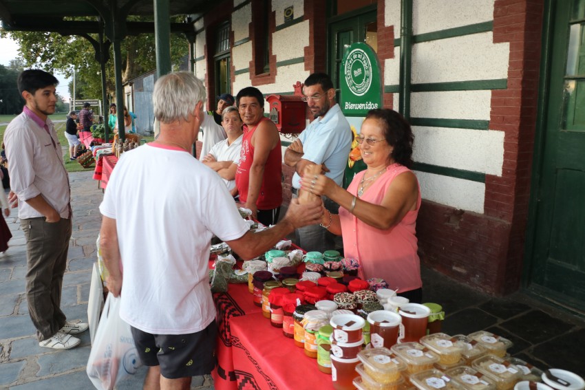 Artesanos y productores dieron cierre a la primera temporada de