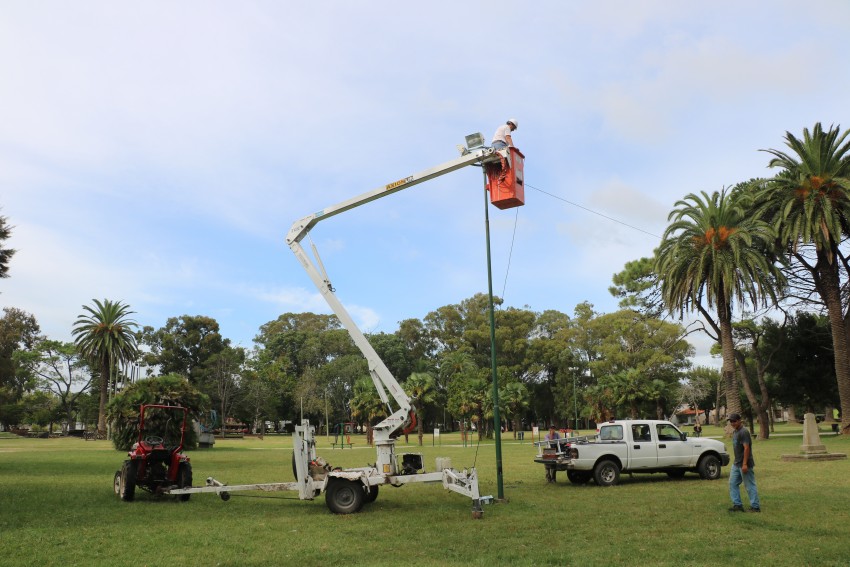 Realizaron el mantenimiento integral de luminarias en el Parque Anchor