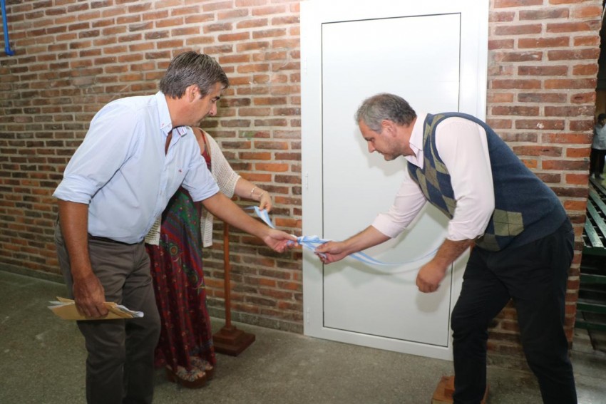 Inauguraron un ba�o y una rampa de acceso para discapacitados en la Es