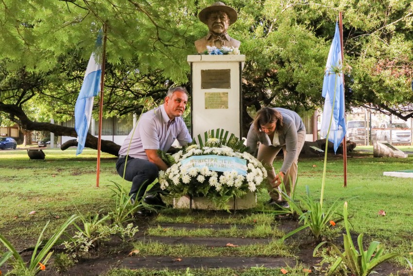Colocaron una ofrenda floral en homenaje a Argentino Luna