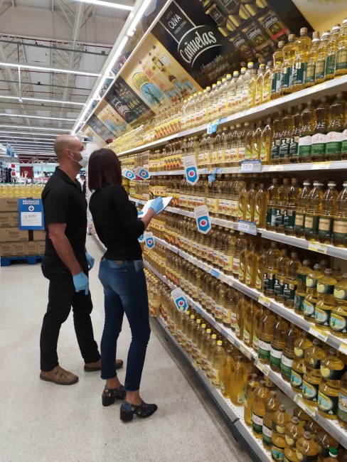 Supervisan que los comerciantes respeten los precios m�ximos estableci