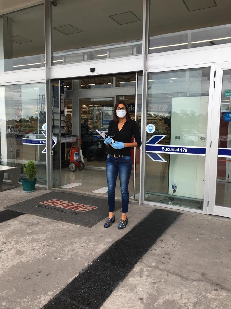 Supervisan que los comerciantes respeten los precios m�ximos estableci