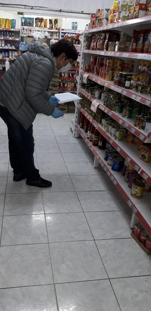 Supervisan que los comerciantes respeten los precios m�ximos estableci