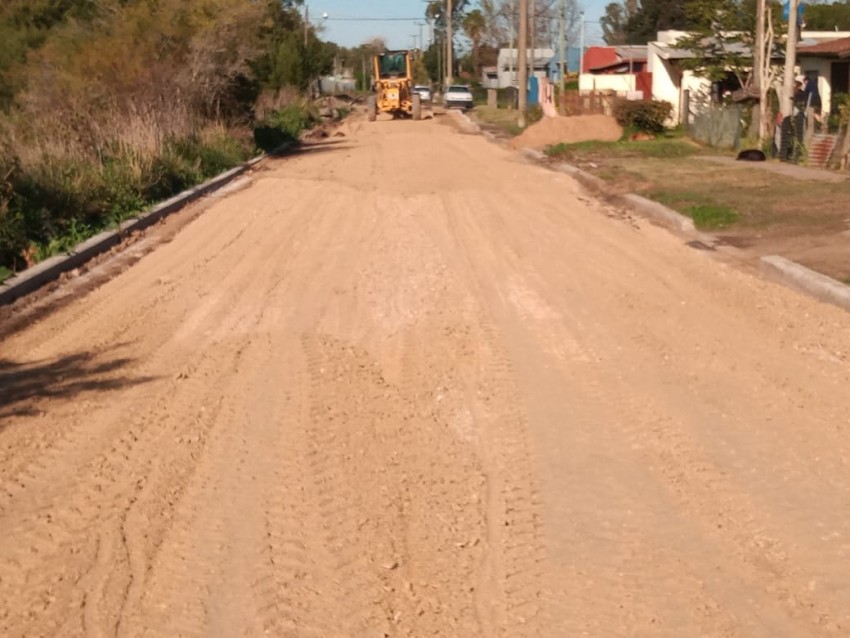 Avanza la obra de cordn cuneta sobre calle 8
