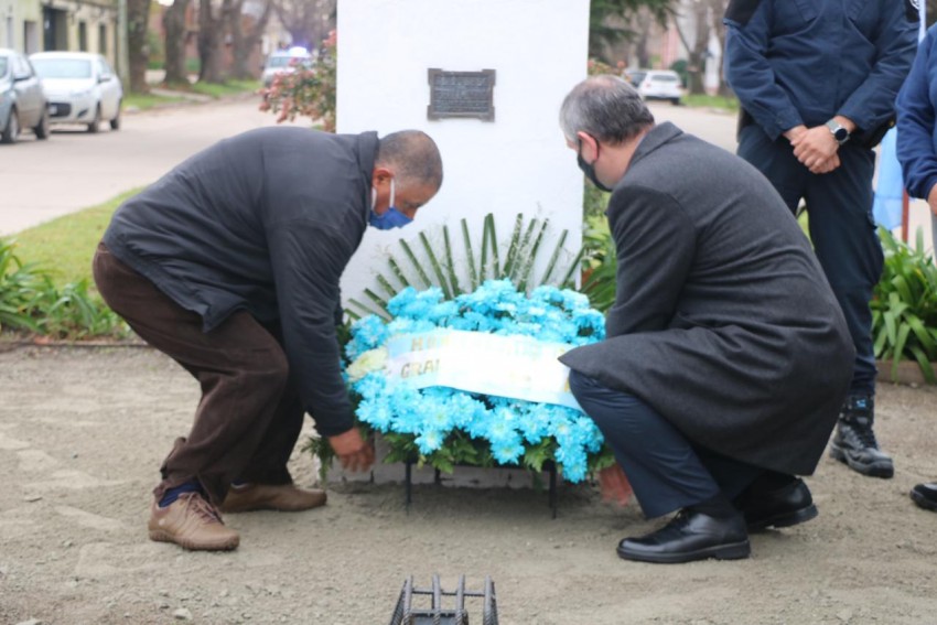 Autoridades y trabajadores de distintos mbitos celebraron el Da de l