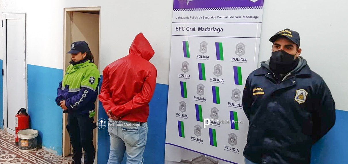 Dos hombres fueron aprehendidos tras el allanamiento en el barrio Belg