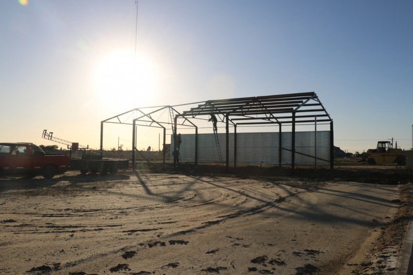 Parque Industrial: trabajan en la calle principal y el acceso al lugar