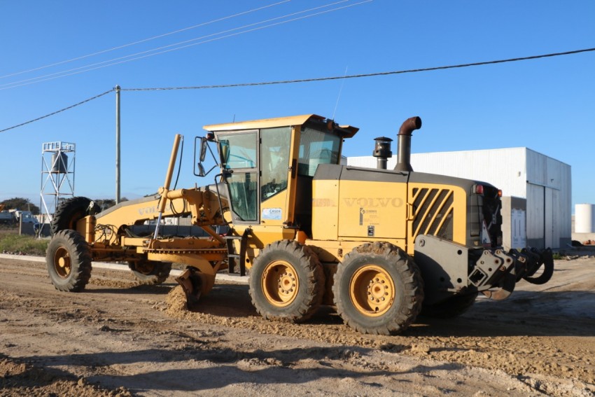 Parque Industrial: trabajan en la calle principal y el acceso al lugar