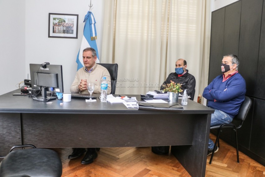 Santoro y Yeza abordaron distintos temas comunes en videoconferencia