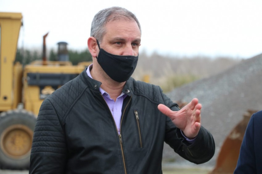 Santoro participó del anuncio oficial de la reanudación de la obra de