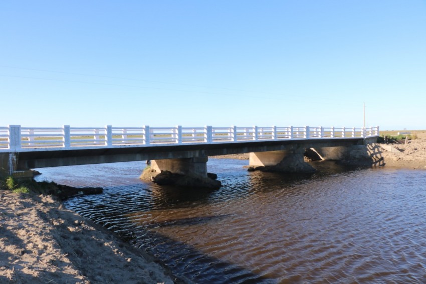 Reinauguraron el puente de arroyo chico