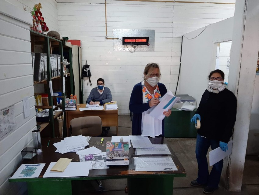 Desarrollo Social asiste a más de 100 vecinos que permanecen en aislam