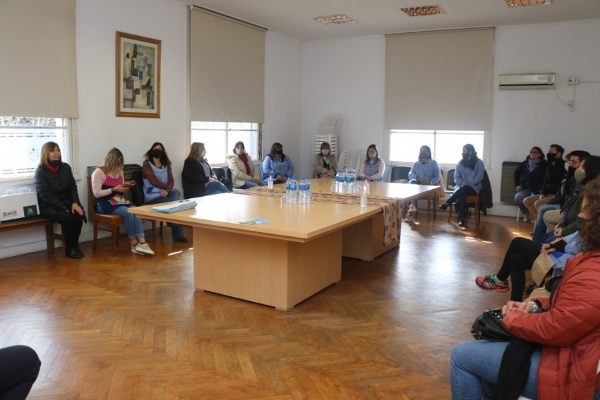 El municipio entreg libros del madariaguense Lautaro Pereyra a jardin