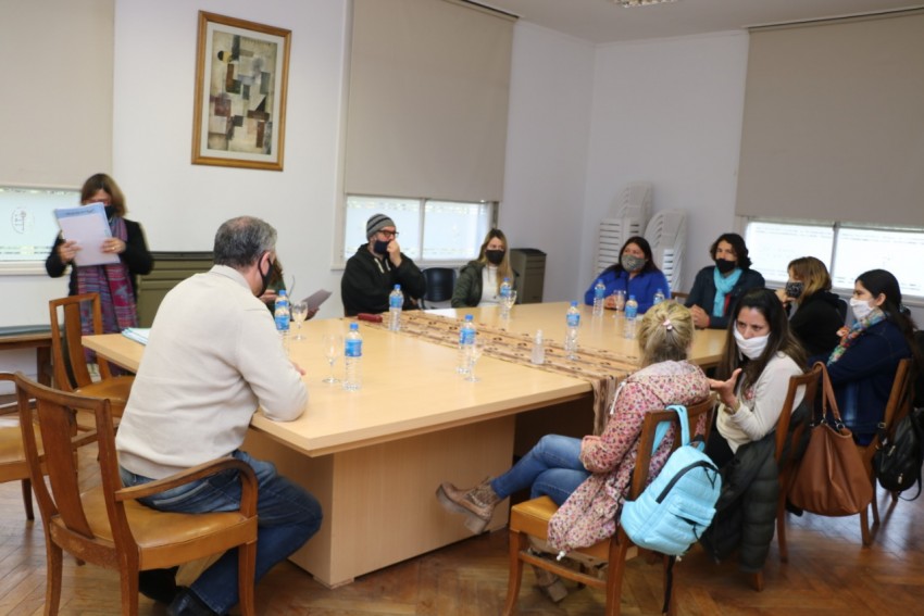Entregaron aportes a Escuelas Primarias