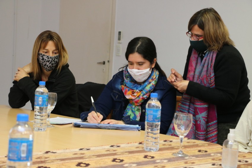 Entregaron aportes a Escuelas Primarias