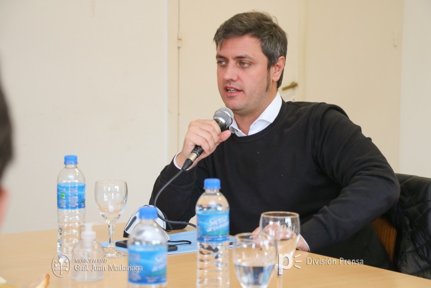 Santoro, Yeza y la empresa 12 de Octubre firmaron el convenio para la 