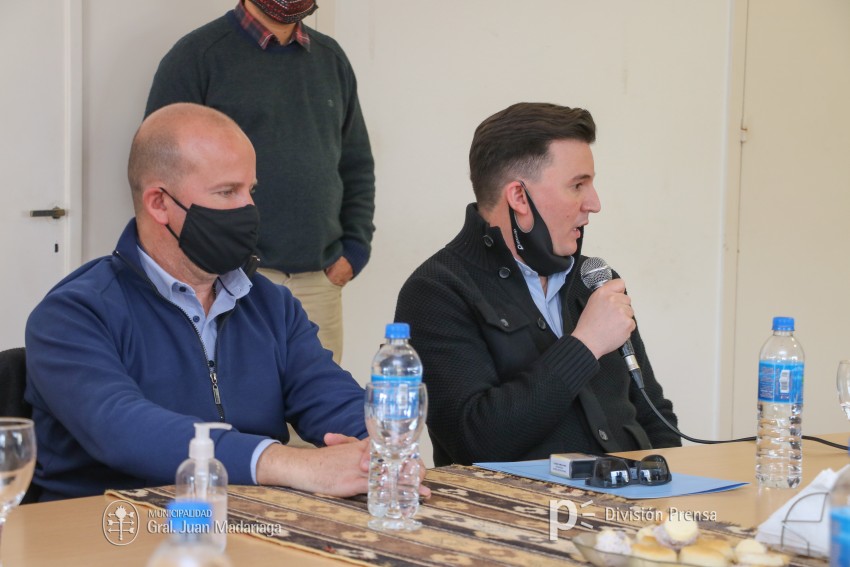 Santoro, Yeza y la empresa 12 de Octubre firmaron el convenio para la 