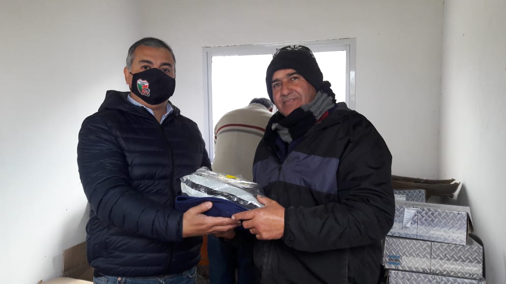 Otorgaron indumentaria de trabajo a empleados municipales