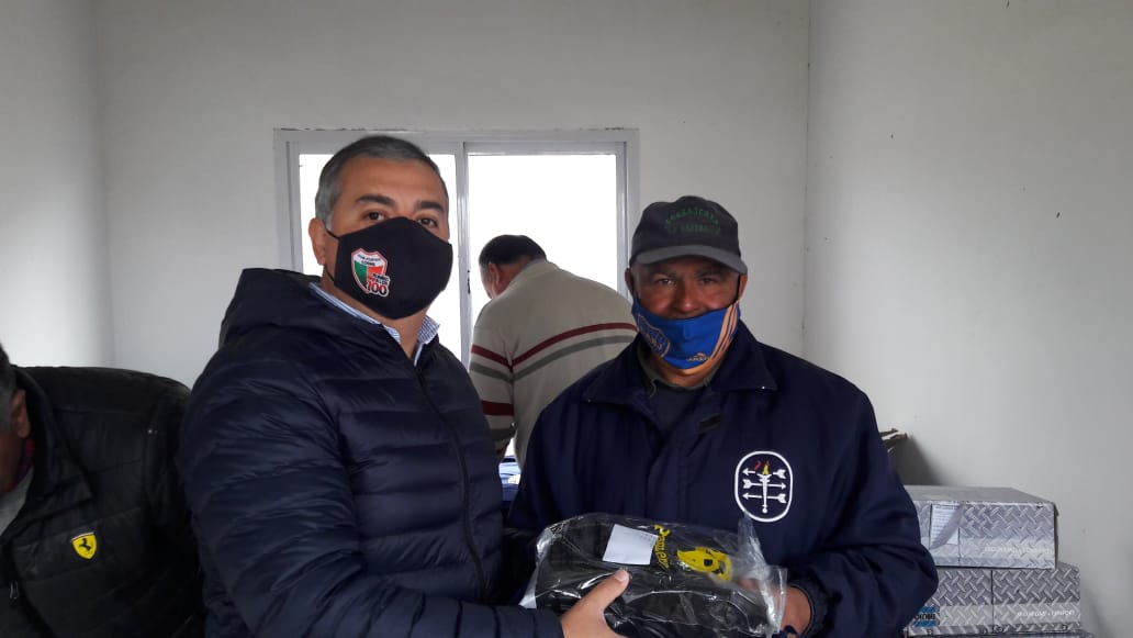 Otorgaron indumentaria de trabajo a empleados municipales