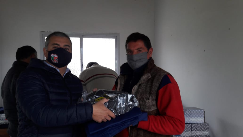 Otorgaron indumentaria de trabajo a empleados municipales