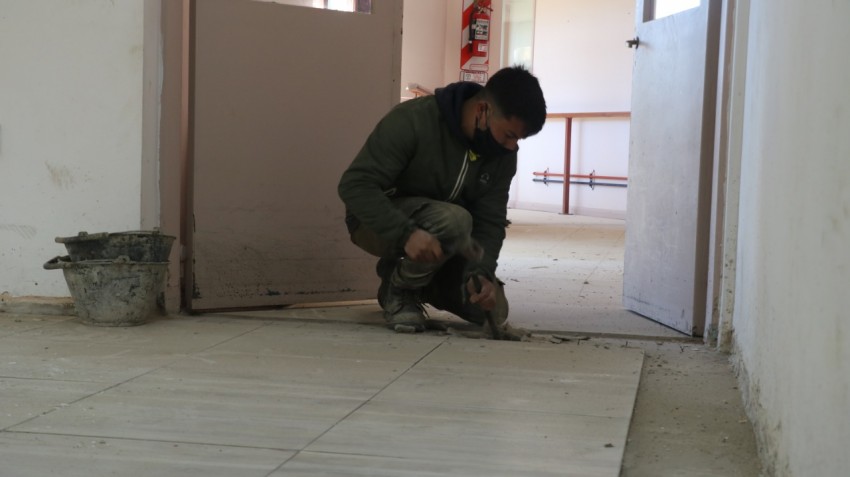 Santoro recorrió la obra del Hogar de Ancianos