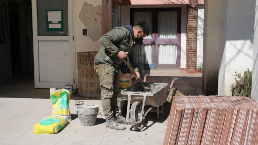 Santoro recorrió la obra del Hogar de Ancianos