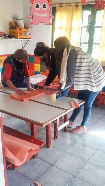 La Casita de Chocolate lleva confeccionados 150 camisolines, botas y c